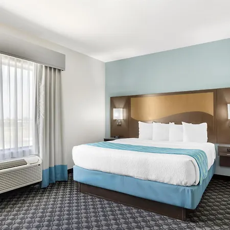 Best Western Plus Waller Hotel Exterior photo